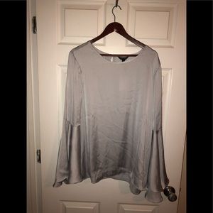 BANANA REPUBLIC SATEEN FLOUNCE BELL SLEEVE BLOUSE